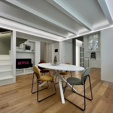 Central Luxe Haven アパート ミラノ