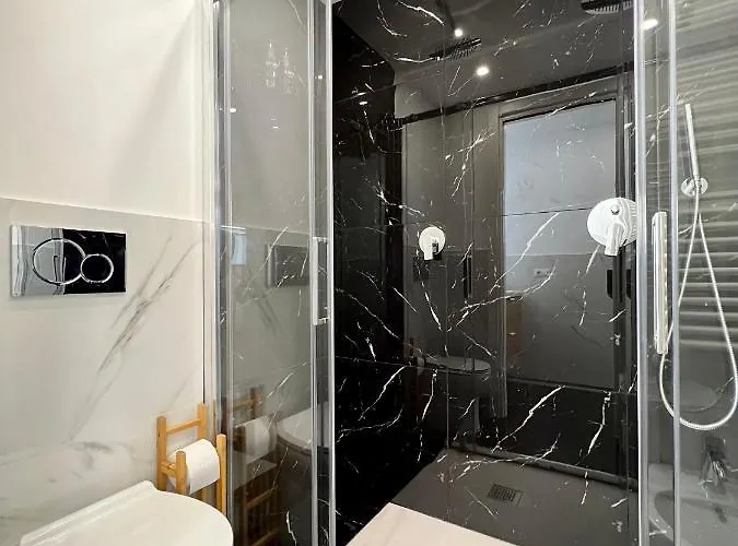 Central Luxe Haven Apartment *